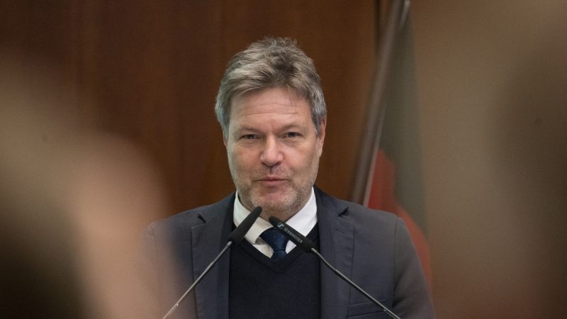 Bundeswirtschaftsminister Robert Habeck (Bündnis 90/Die Grünen) wurde Opfer eines Fake-Anrufs.