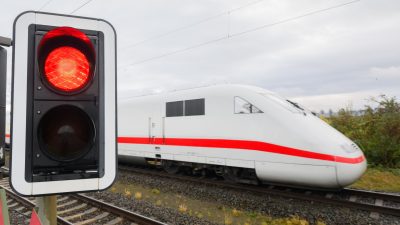 Ampel auf rot: Es werden kaum mehr Züge ab Donnerstagabend in Deutschland fahren.