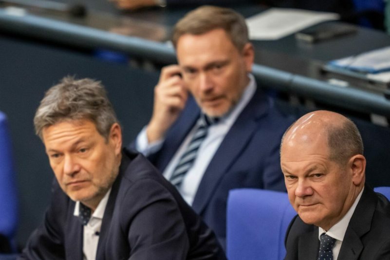 82 Prozent der Menschen in Deutschland sind einer aktuellen Umfrage zufolge nicht zufrieden mit der Arbeit der Ampel-Koalition.