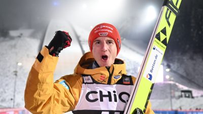 Skispringer Karl Geiger gewinnt beim Heim-Weltcup in Klingenthal