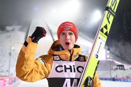 Skispringer Karl Geiger gewinnt beim Heim-Weltcup in Klingenthal