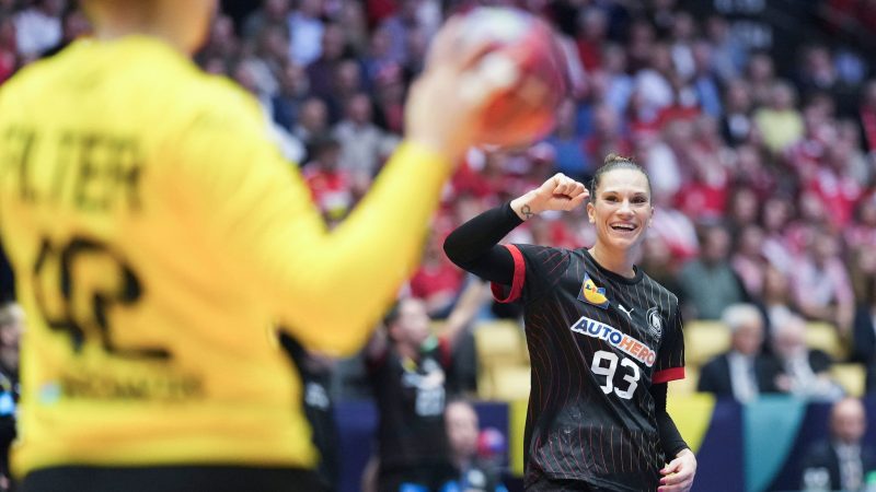 Nach er Niederlage gegen Dänemark wollen Deutschlands Handballerinnen gegen Schweden wieder über einen Sieg lachen.