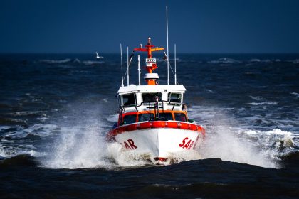 Seemann stürzt über Bord – Sucheinsatz auf der Nordsee