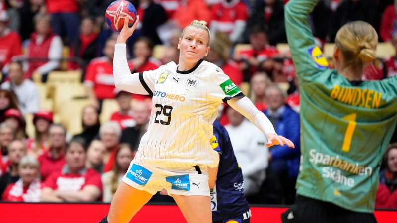Antje Döll scheiterte mit den deutschen Frauen im Viertelfinale der Handball-WM an Schweden.