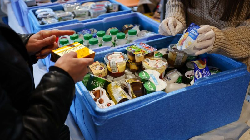 Ausgabestelle des ASB für die Hamburger Tafel im Stadtteil Jenfeld.