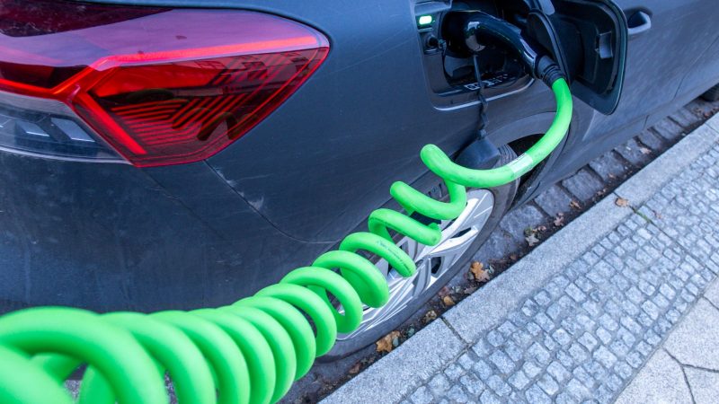 Die Förderung von Elektroautos läuft aus.