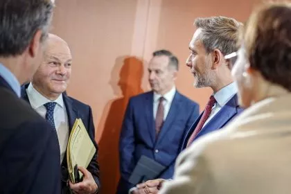 Lindner sieht die Ampel nicht wackeln - Kein Anlass für Vertrauensfrage von Scholz