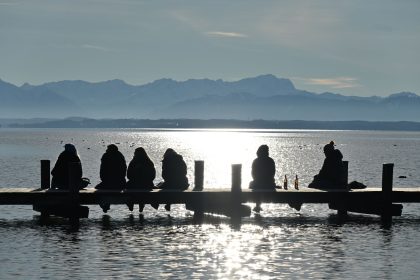 Baumarbeiten führen zu Zugunfall – Passagier erleidet Herzinfarkt