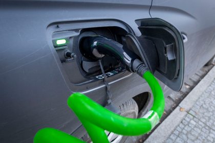 Das überraschend schnelle Ende der Kaufprämie für Elektroautos verärgert die betroffene Kunden und die Autokonzerne.