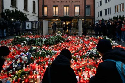 Nach Amoklauf: Tschechien hält Staatstrauer