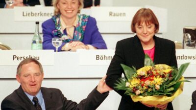 Flüchtlingskrise 2015: Schäuble-Memoiren offenbaren Stoiber-Putschpläne gegen Merkel