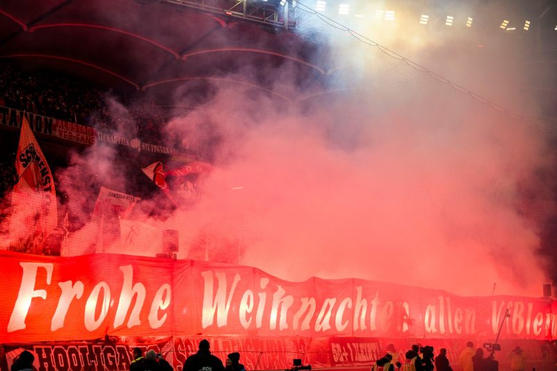 Pyrotechnik - ein Dauerthema in deutschen Stadien.