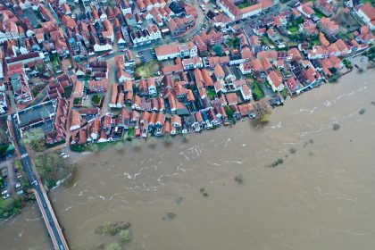 Kanzler Scholz besucht Hochwassergebiet in Niedersachsen