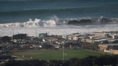 „Gefährliche Monsterwellen“ wüten vor kalifornischer Küste