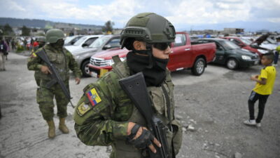 Ecuadorianer stimmen für Auslieferung und härtere Sicherheitsmaßnahmen