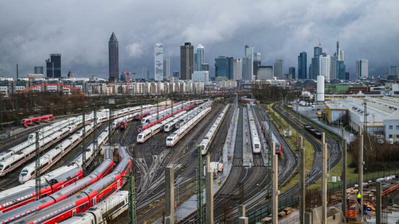 Deutliche Mehrheit gegen Lokführerstreik – Bahn: „Mit dem Kopf durch die Wand geht es nicht“