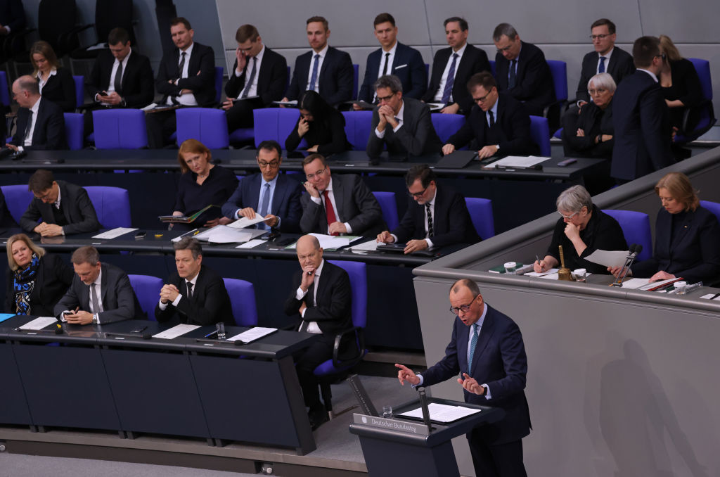 Schlagabtausch Zwischen Scholz Und Merz Im Bundestag