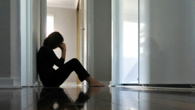 Studie: Bluttest sagt Selbstmordrisiko voraus – was gegen Depressionen hilft