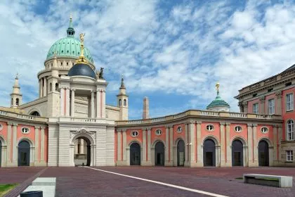 Stadt Potsdam prüft Einreisesperre für Rechtsextremisten Martin Sellner