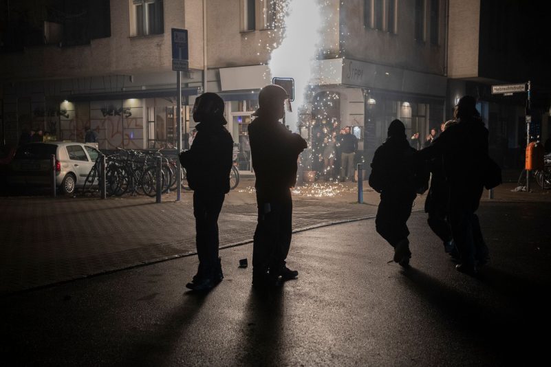 Berlin: Angriffe auf Polizei, mehr als 200 Festnahmen