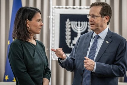 Nahost-Reise Baerbock: Hisbollah und Huthis müssen „mit ihrem gefährlichen Zündeln aufhören“