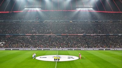 Großes Beckenbauer-Gedenken beim Bayern-Spiel
