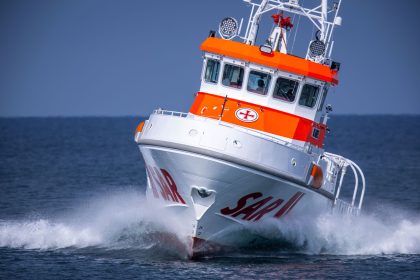 Fähre läuft zwischen Hiddensee und Rügen auf Grund