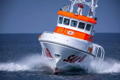 Fähre läuft zwischen Hiddensee und Rügen auf Grund