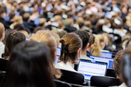 Trotz Studiengebühren: Mehr als 9.000 Deutsche studieren Medizin im Ausland