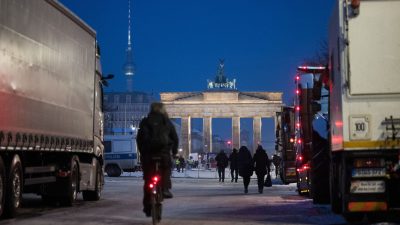 Lkw-Sternfahrt nach Berlin: Hunderte nehmen an Protest teil