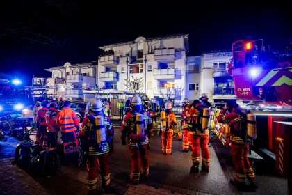 Brand in Wohnhaus – drei Tote und Menschen in Lebensgefahr