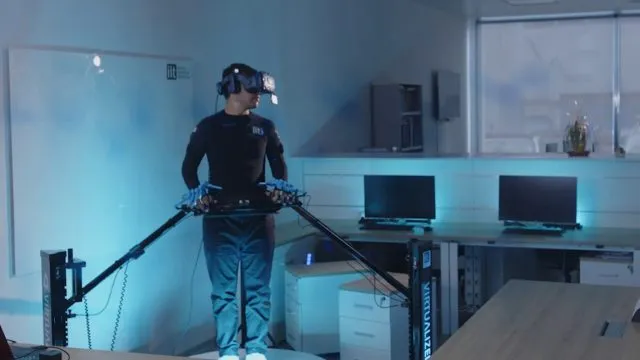 Das Besondere am Roboter iCub3: Der Informationsaustausch läuft in beide Richtungen.