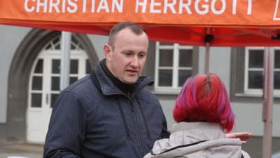 Christian Herrgott (CDU) tritt in der Stichwahl gegen Uwe Thrum an.