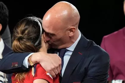 Kuss-Skandal: Spaniens Ex-Verbandschef Rubiales angeklagt
