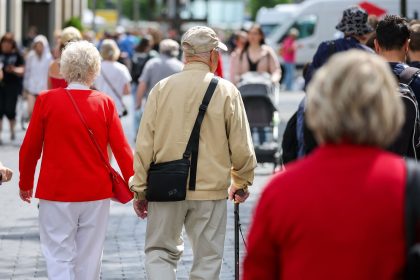 Härtefallfonds für Ostrentner: Mehr als 163.000 Anträge für Rente