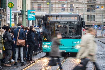 Verdi ruft zu ÖPNV-Warnstreiks am Freitag in fast allen Bundesländern auf