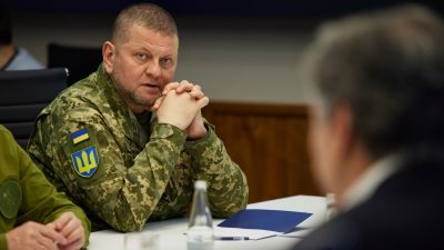 General Walerij Saluschnyj nimmt in Kiew an einem Treffen mit US-Außenminister Antony Blinken teil.