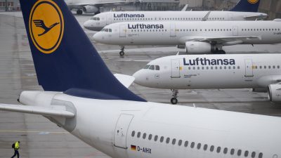 Flugzeuge der Lufthansa auf dem Airport in Frankfurt am Main.