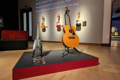 Mark Knopflers Gitarren erzielen bei Auktion Weltrekorde