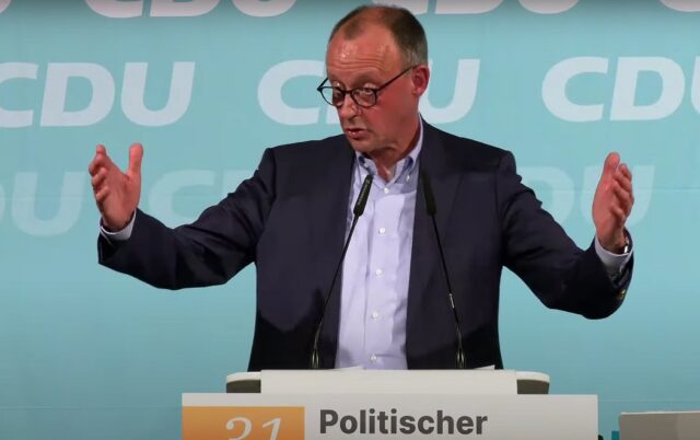 CDU-Parteichef Friedrich Merz zog das Publikum des Politischen Aschermittwochs 2024 in Apolda beinahe eine Stunde lang in seinen Bann. Foto: Bildschirmfoto/YouTube/CDU
