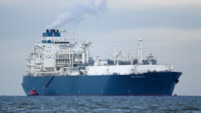 Trotz Widerstandes: Erstes LNG-Terminal-Schiff im Hafen von Mukran eingetroffen