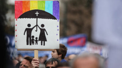 Tausende protestieren in Griechenland gegen gleichgeschlechtliche Ehe