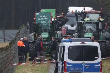 „Mehr Waffen für die Ukraine“: Rätsel um einen Waffenbefürworter beim Bauernprotest