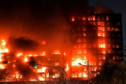 Großbrand in Valencia: Noch 14 Vermisste – Flammen griffen auf alle Etagen über