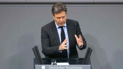 Wirtschaftskurs der Ampel in der Kritik – FDP soll die Seiten wechseln