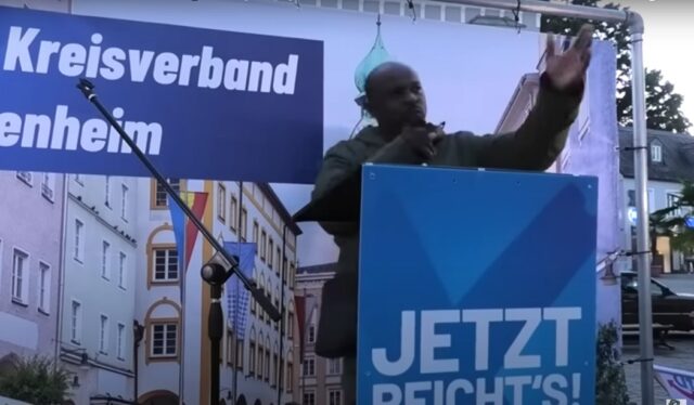 Serge Menga bei seinem Wahlkampfauftritt im September 2023 für die AfD in Rosenheim