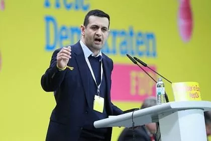 FDP: Djir-Sarai liebäugelt mit Schwarz-Gelb – Lindner spricht von „Missverständnis“