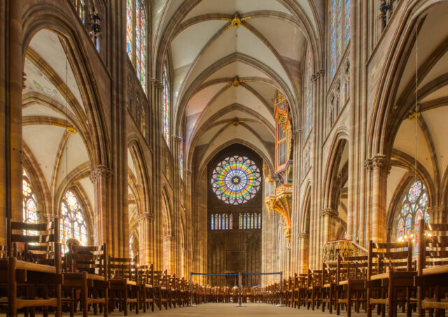 Die Kunst im Mittelalter war hell statt düster: Kathedrale Notre Dame in Straßburg