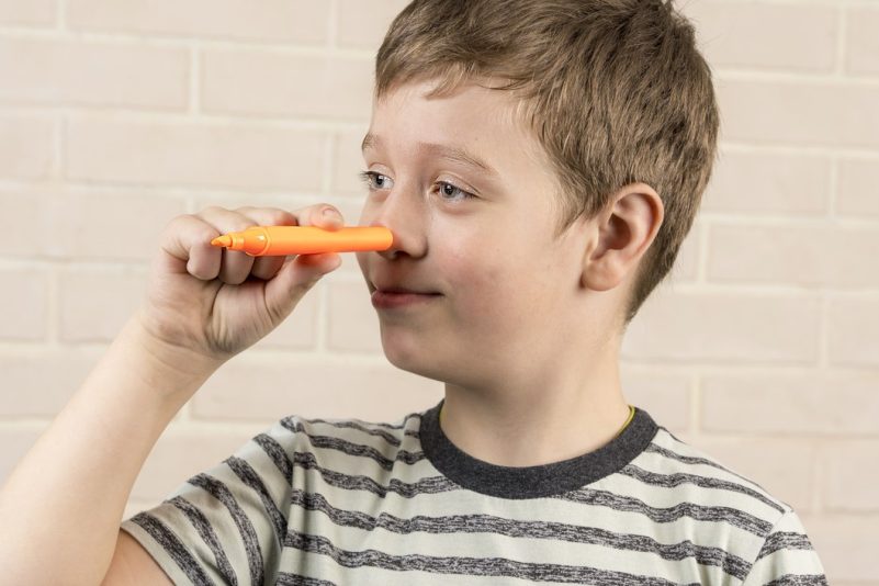 Neue Studie zeigt: Lügen Eltern, lügen auch ihre Kinder