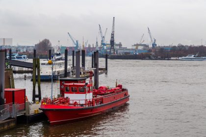 Binnenschiff mit 3.500 Litern Diesel an Bord gesunken